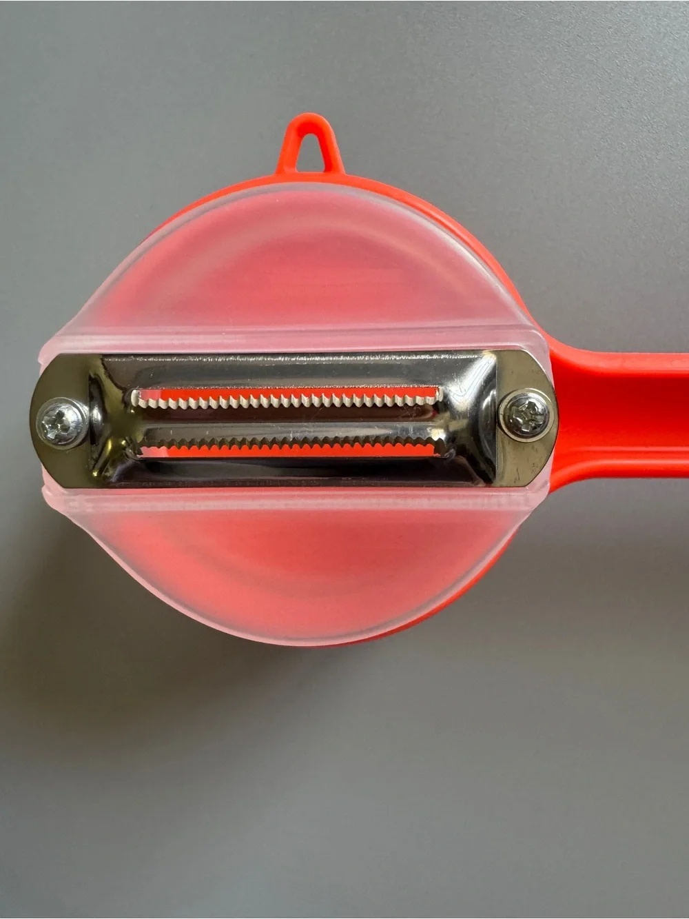 Vegetable Peeler with Built-In Storage Container